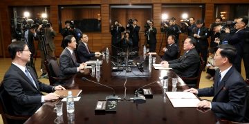 North, South Korea fix April date for first summit in years