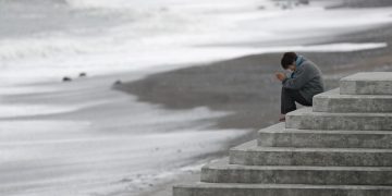 Bells and sirens as Japan marks tsunami anniversary, pledges recovery