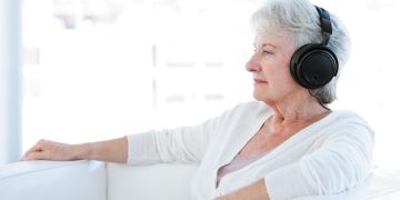 Listening to music may ease cancer patients’ pain