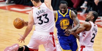 Warriors outlast Raptors to square NBA Finals at 1-1