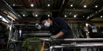 Global recession fears grow as factory activity shrinks