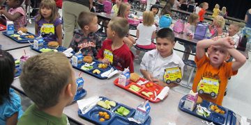 U.S. to states: School lunch changes none of your business