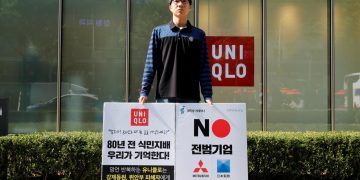 Uniqlo ad sparks protest, parody as South Korea-Japan dispute flares