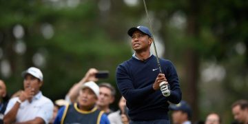 Woods leads from front as U.S. wins Presidents Cup