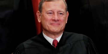 Coming out of the shadows: the U.S. chief justice who will preside over Trump’s trial