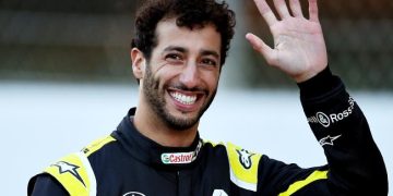 Ricciardo keeps options open ahead of key season