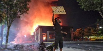 Protesters burn down Wendy’s in Atlanta after police shooting