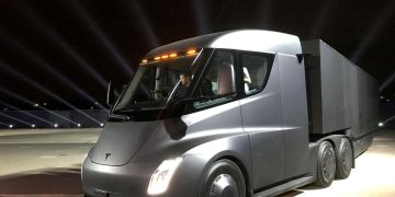 Tesla shares surge past $1,000 as Musk revs up the Semi
