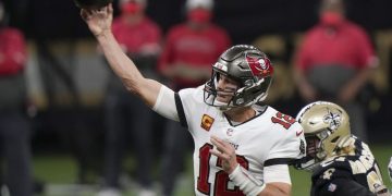 Brady, Bucs, end playoffs for Saints, Brees, 30-20