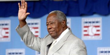 Baseball’s ‘Hammerin’ Hank’ Aaron, who held career home run record, dies at 86