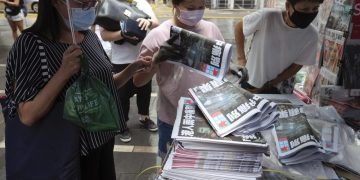 Hong Kong’s last pro-democracy paper sells out final edition