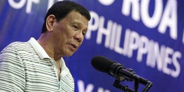 Duterte threatens Filipinos who refuse vaccine