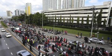 Protest on wheels in Thai capital seeks government’s ouster