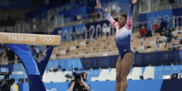 Biles returns to Olympic competition, wins bronze on beam