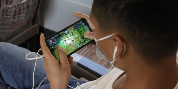 Parents laud Chinese rules aimed at kids’ ‘unhealthy’ gaming