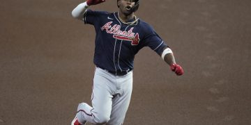 Soler, Braves overcome Morton injury, top Astros in Game 1