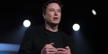 Elon Musk says Tesla will move HQ from California to Texas