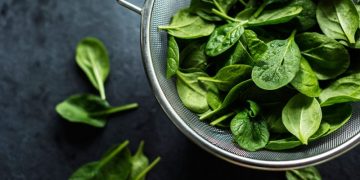 Dark green vegetables could help with migraines