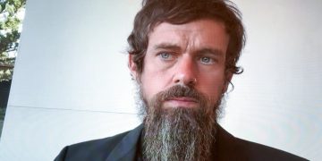 Twitter CEO steps down, leaves company at a crossroads