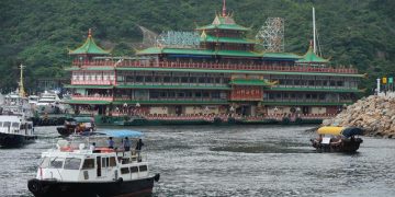 Victim of pandemic, Hong Kong floating restaurant towed away