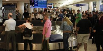 Holiday-travel chaos: Airlines brace for huge weekend crowds