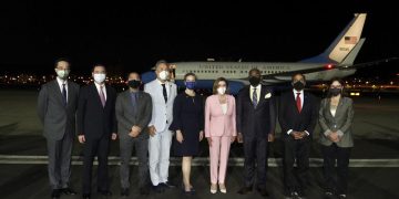 US House Speaker Pelosi arrives in Taiwan, defying Beijing