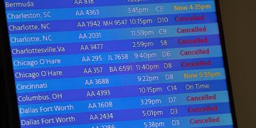 New online dashboard helps flyers with delays, cancellations