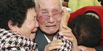 South Korea proposes meeting with North on family reunions