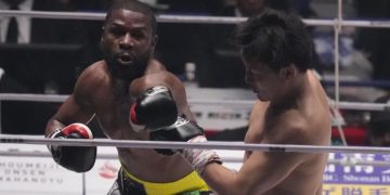 Mayweather Jr. easily wins by knockout in Japan exhibition