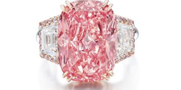 Pink diamond sells for record $49.9M at Hong Kong auction
