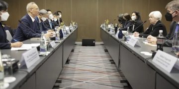 US, Chinese officials discuss climate, economy, relationship