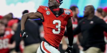 Georgia begins quest for 3rd straight championship as No. 1 in AP Top 25. Michigan, Ohio State next