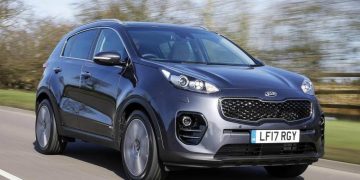 Edmunds: Honda CR-V Hybrid vs Kia Sportage Hybrid
