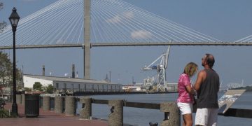 Georgia agency awards contract to raise Savannah bridge to accommodate bigger cargo ships