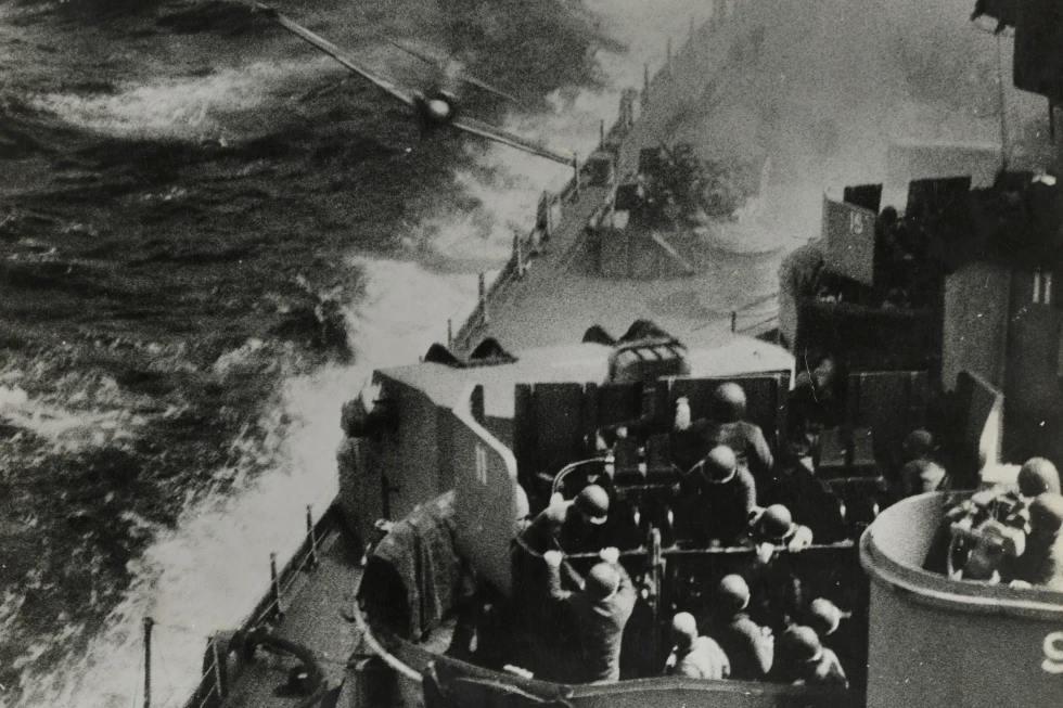 A US Navy captain ordered a military funeral for a kamikaze pilot