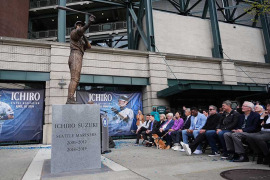 Ichiro Suzuki’s statue unveiling has a mishap as bat snaps during ceremony