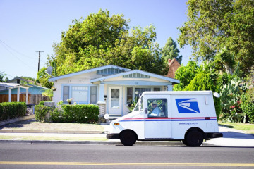 Post-Office-Couriers